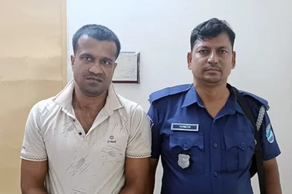 আট মামলার আসামি সোহেল বেপারী ওরফে ‘বিগশো’ কে গ্রেপ্তার করেছে পুলিশ।